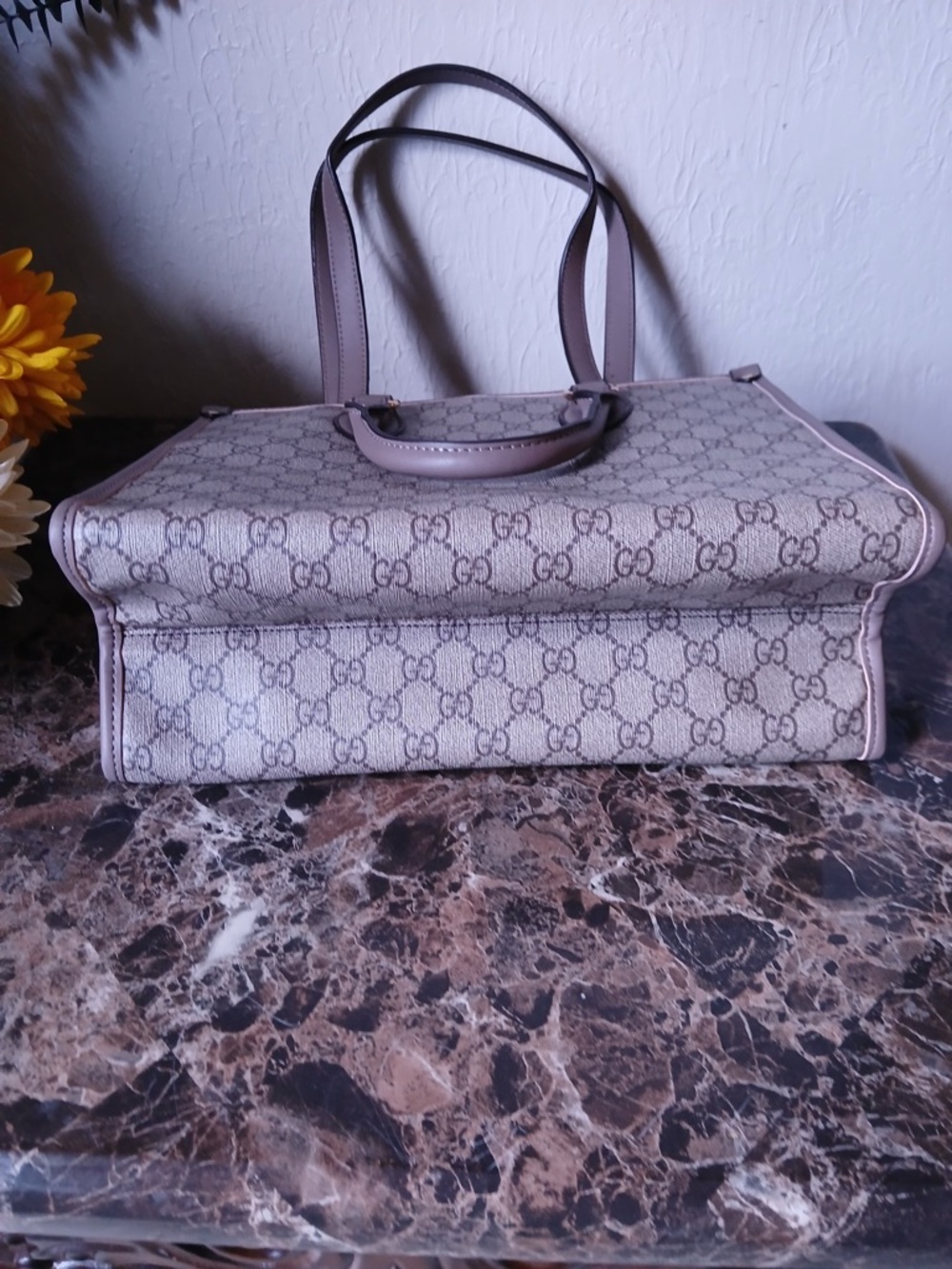 Gucci Lavender Signature GG Tote - Picture 4 of 4